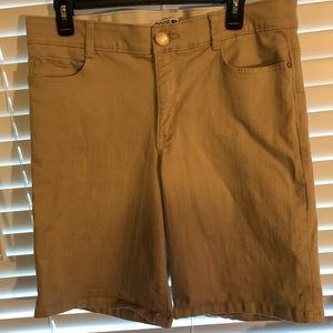 Code Bleu khaki shorts